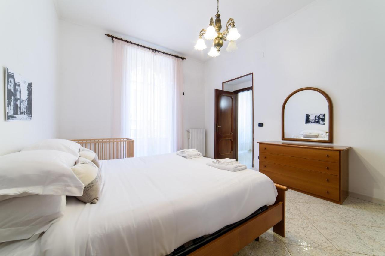 Casa Vacanze “In Centro” Салерно Екстер'єр фото